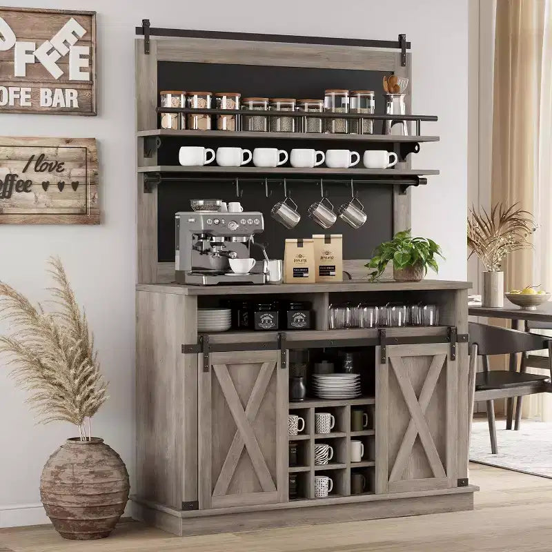 Credenza alta da 75 per caffè, grande dispensa contenitore per cucina, mobile bianco da caffè con ante e porta scorrevole stile fienile