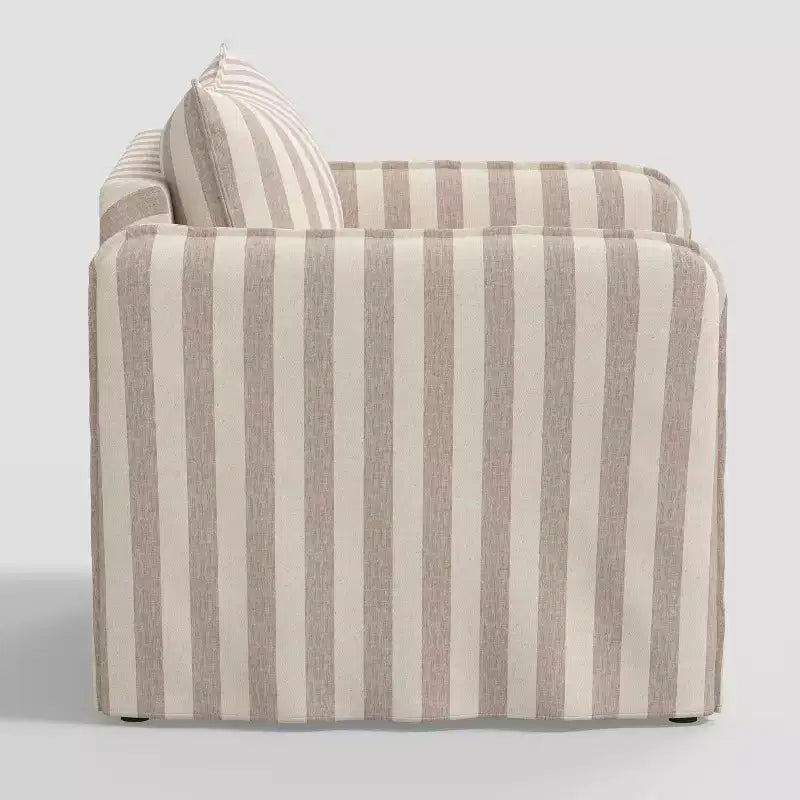 Poltrona lounge morbida con cuciture alla francese